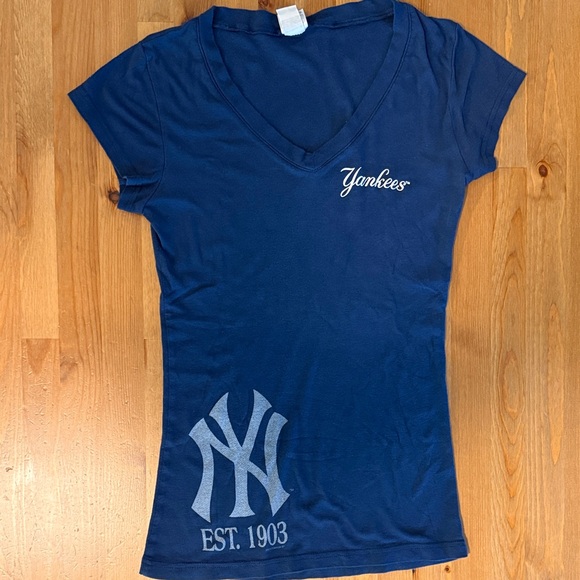 Women's New York Yankees Navy V-Neck Top - Picture 1 of 2